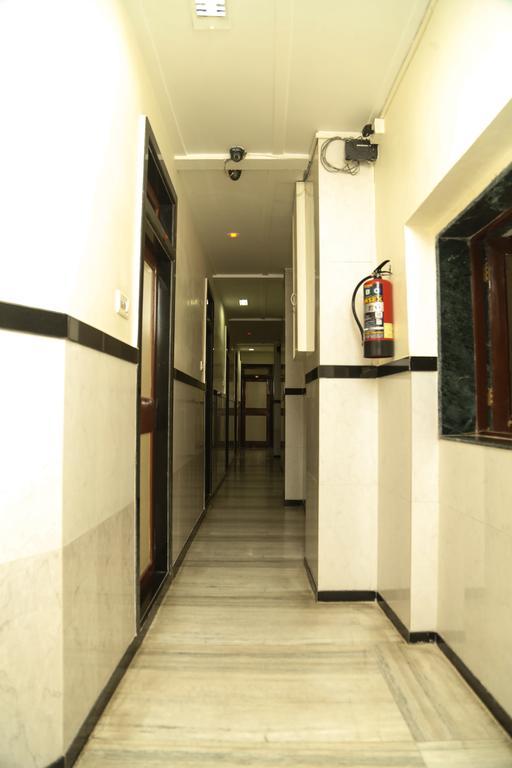 Traveller'S Inn Hotel - Fort Mumbai Exterior photo