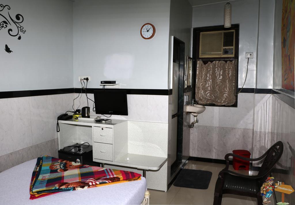 Traveller'S Inn Hotel - Fort Mumbai Exterior photo