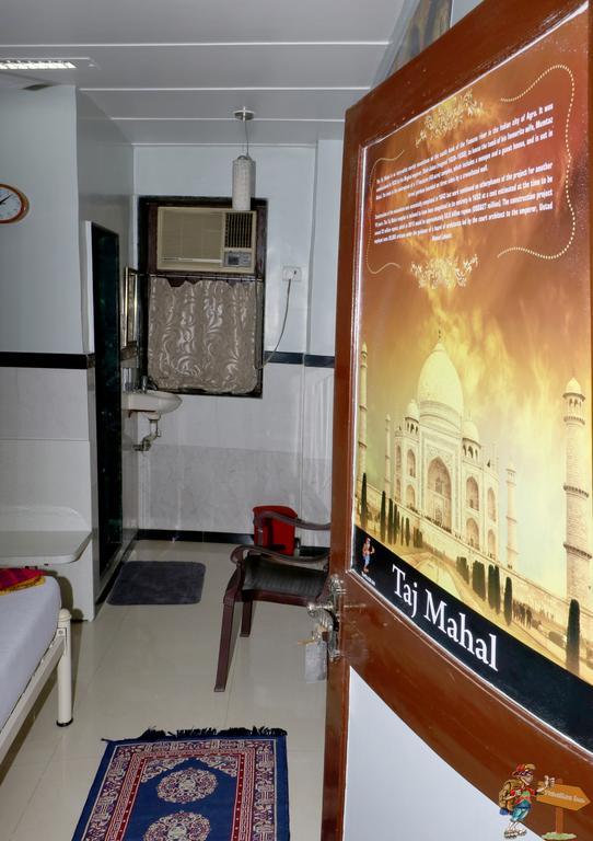 Traveller'S Inn Hotel - Fort Mumbai Exterior photo