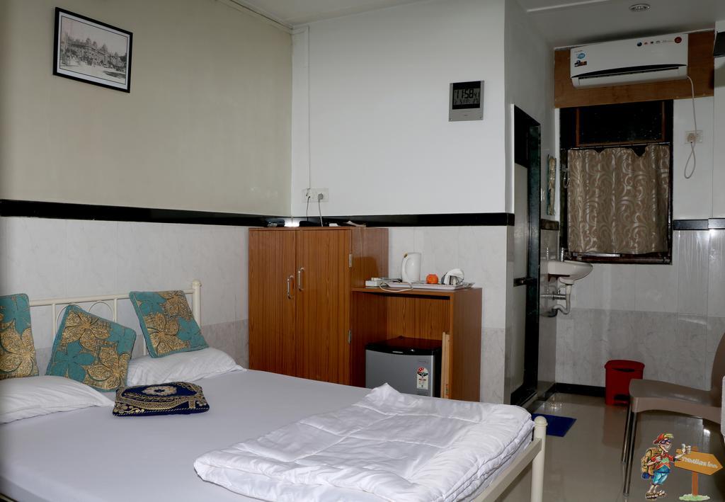 Traveller'S Inn Hotel - Fort Mumbai Exterior photo